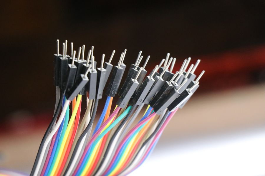 Colorful jumper wires to making breadboard connection